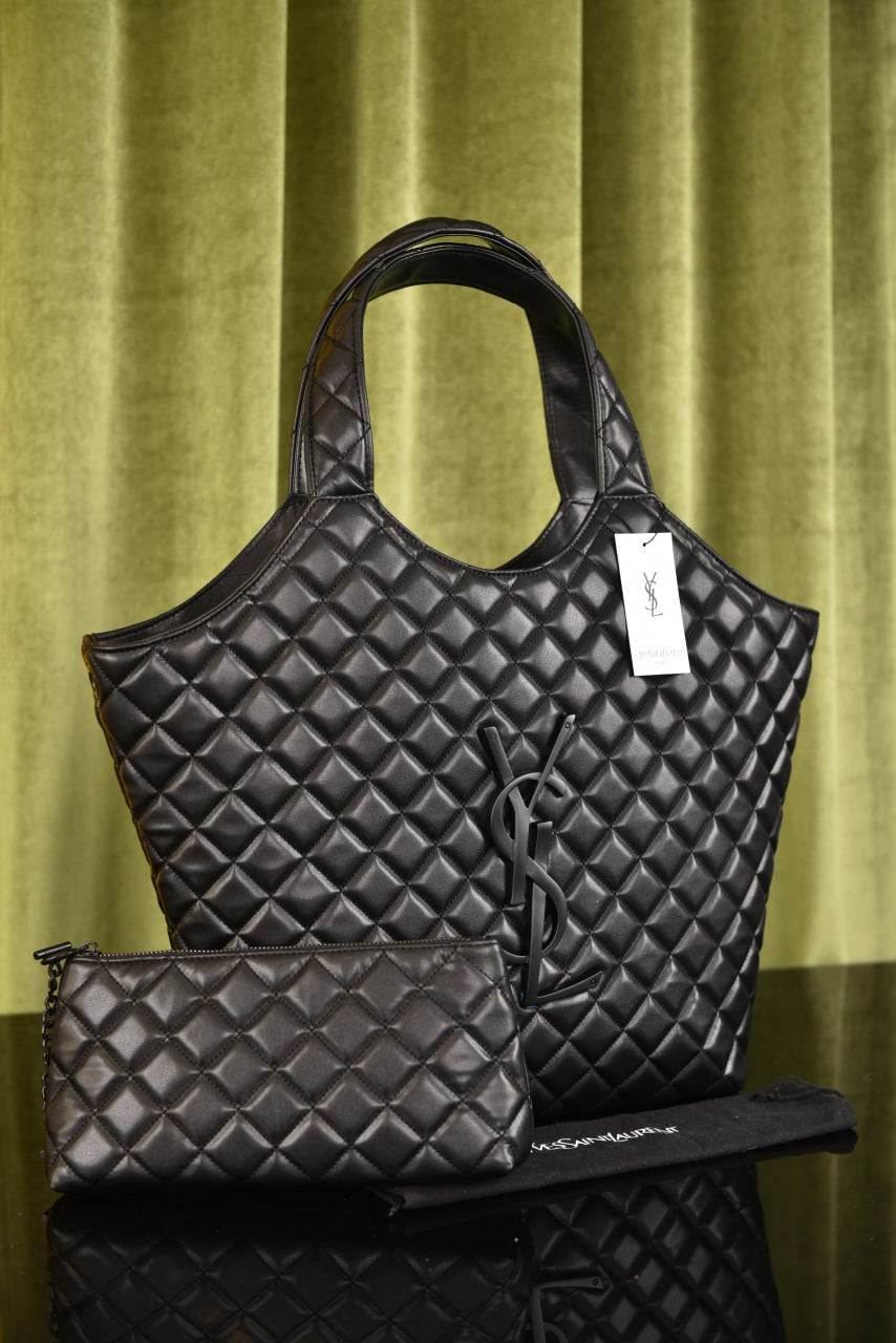 Icare Maxi Shopping Bag aus gestepptem Leder