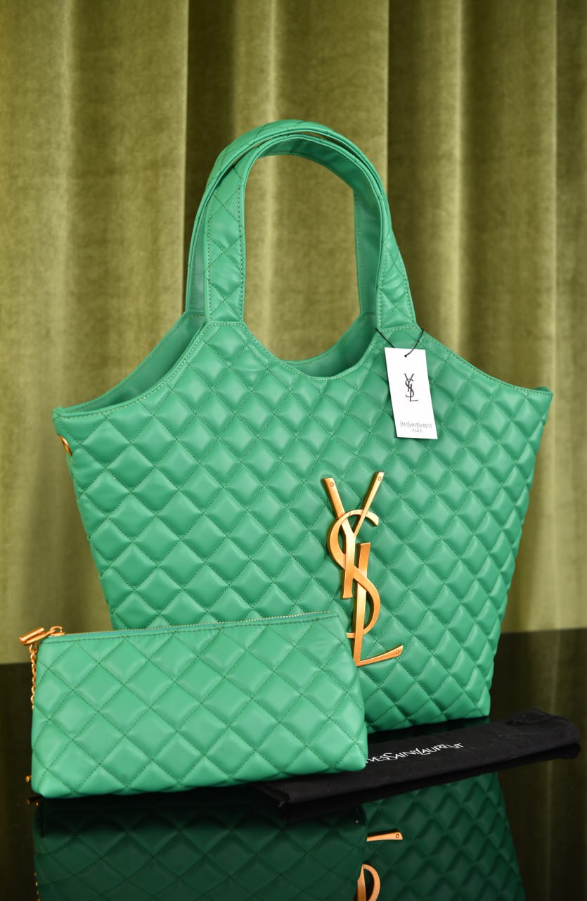 Icare Maxi Shopping Bag aus gestepptem Leder