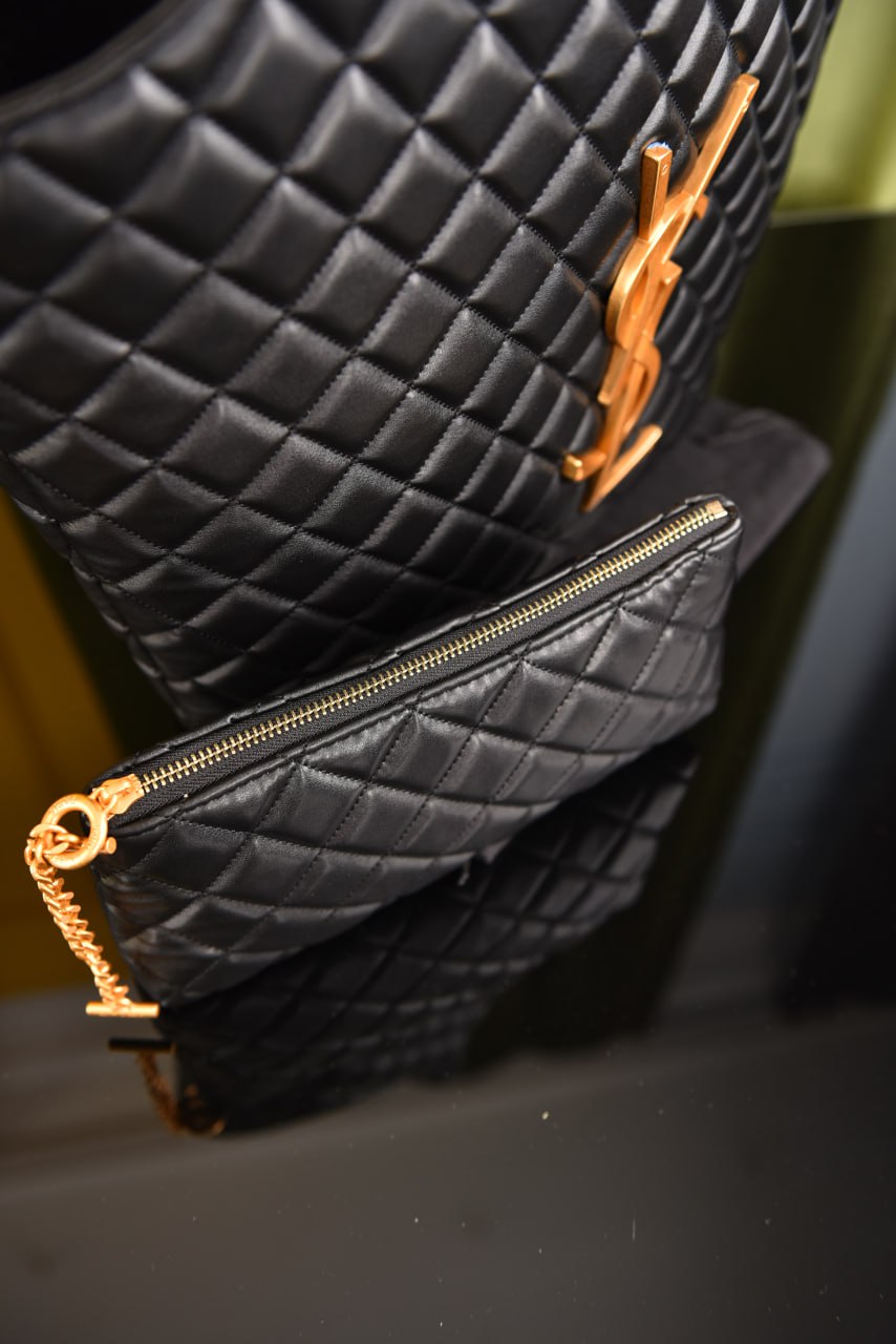 Icare Maxi Shopping Bag aus gestepptem Leder