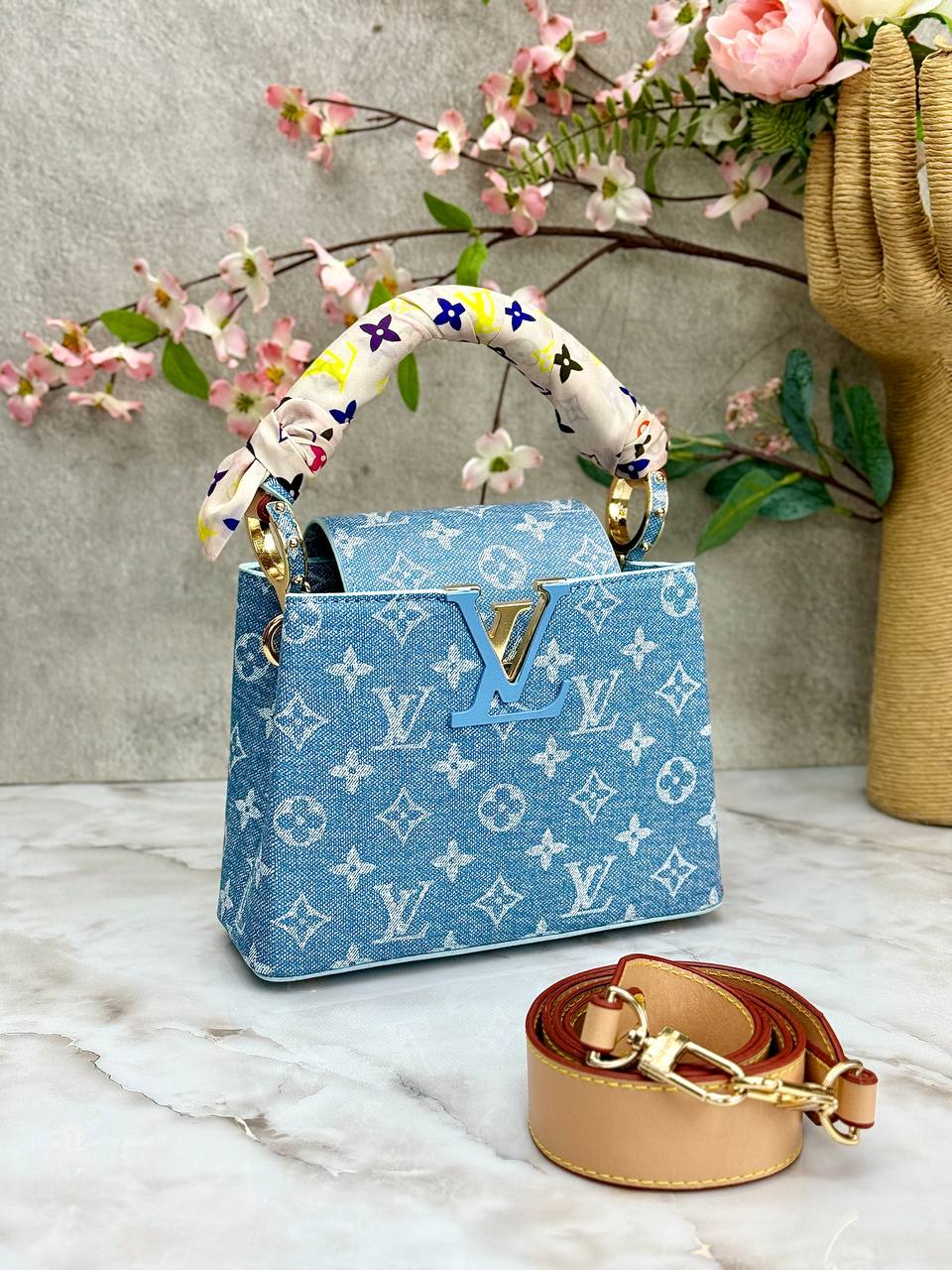 Die Capucines Small Bag