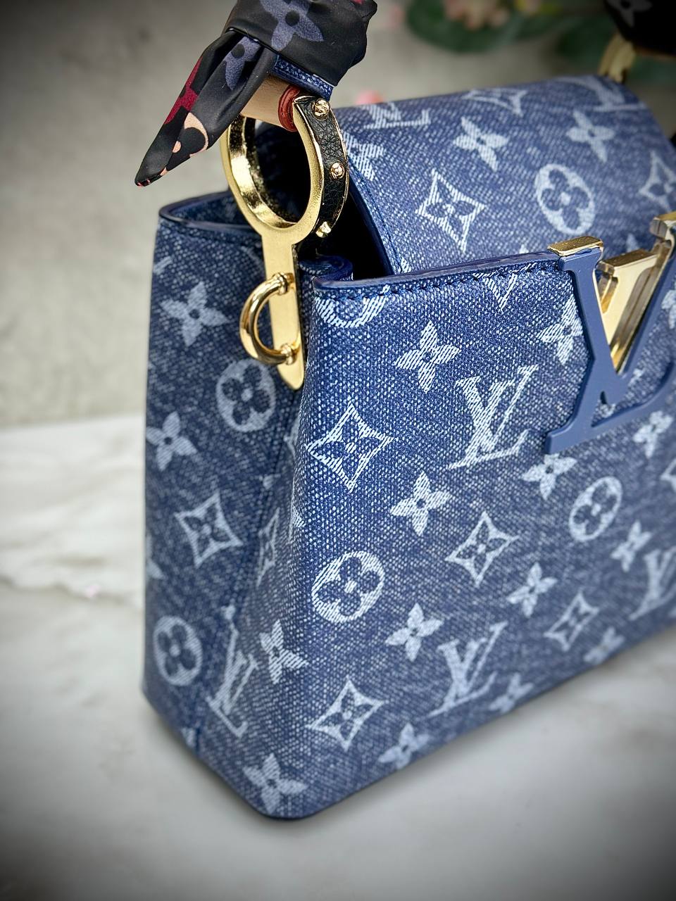 Die Capucines Small Bag