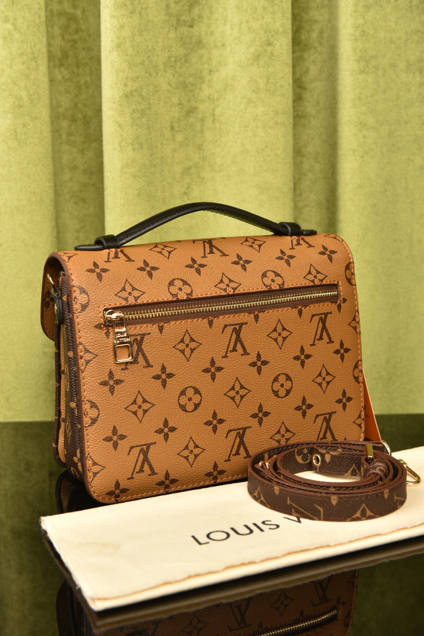 Metis Pochette