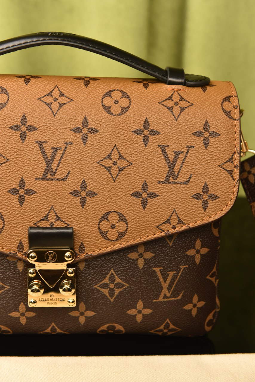 Metis Pochette