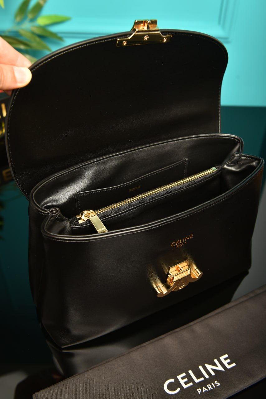 Mittelgroße Nino Tasche aus geschmeidigem genarbtem Leder